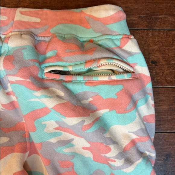 Krisp NYC men’s sz Lg Camo! Embroidered roses!Jogger Set! - Picture 6 of 12